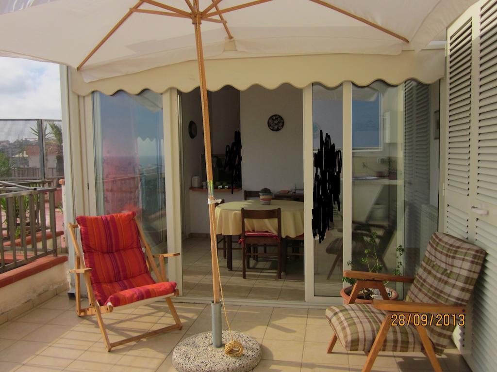 Апартаменти Attico Con Vista Panoramica Sul Mare Шакка Номер фото